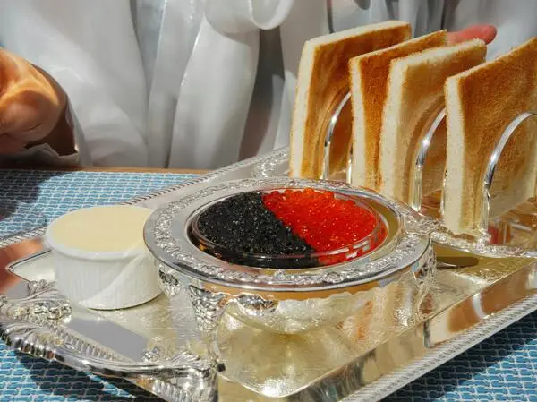 Przygotowany stolik w restauracji MaplePepperLane w Poznaniu